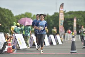 BIB: 
                            <button type="button" onclick="openModal(4954797)" class="btn btn-primary btn-sm float-right btn-popup" data-toggle="modal" data-target=".modal-high-quality">
                        <i class="fas fa-shopping-cart"></i> Add to Cart
                    </button>
                                            <button type="button" onclick="isThisMe(4954797, true)" class="btn btn-success btn-sm float-right btn-popup btn-isme hidden" data-toggle="tooltip" data-placement="bottom" title="นี่คือรูปของคุณใช่ไหม คลิกที่นี่เพื่อเอาเข้าอัลบั้ม">
                        <i class="fas fa-plus"></i> Add to album
                    </button>
                    <button type="button" onclick="isThisMe(4954797, false)" class="btn btn-warning btn-sm float-right btn-popup btn-isnotme hidden">
                        <i class="fas fa-ban"></i> Remove from album
                    </button>